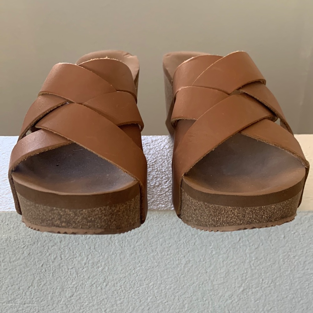 Volatile cognac wedges